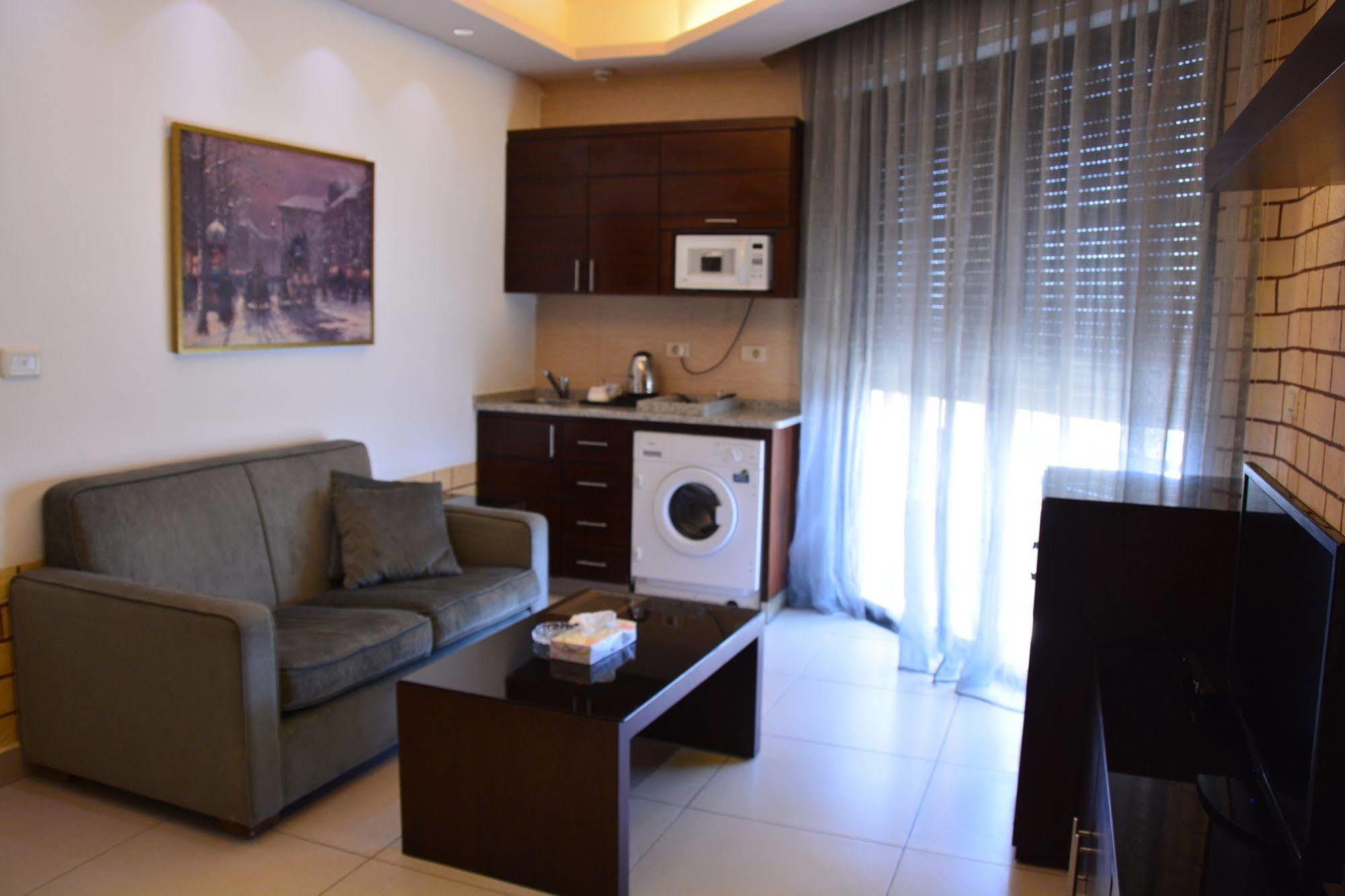 Nadine Hotel Suites อัมมาน ภายนอก รูปภาพ
