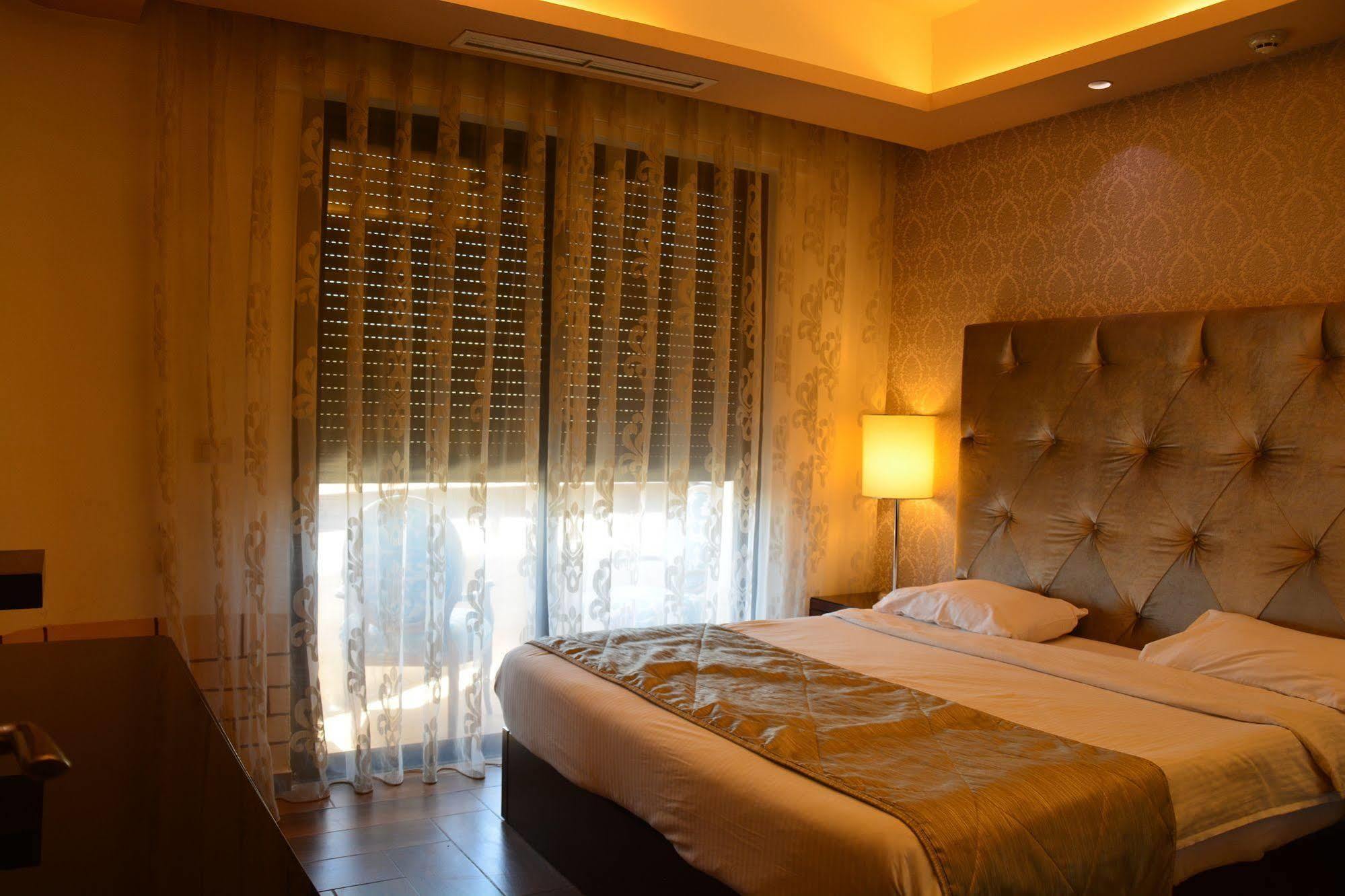Nadine Hotel Suites อัมมาน ภายนอก รูปภาพ