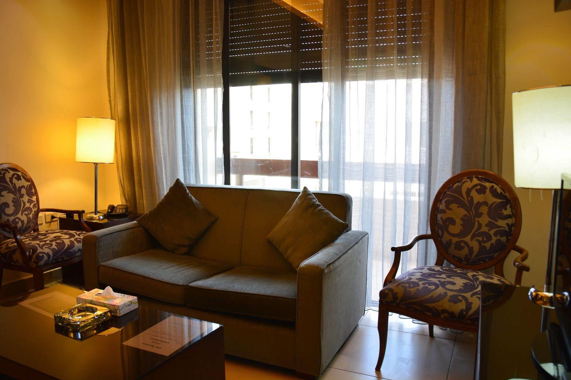 Nadine Hotel Suites อัมมาน ภายนอก รูปภาพ